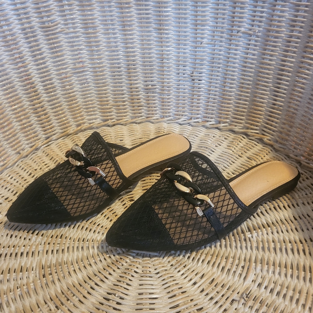 Slip on fashion flats with gold accents sz